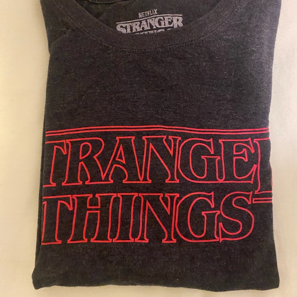 Kids Gray T-Shirt Size Small - Picture 3 of 3